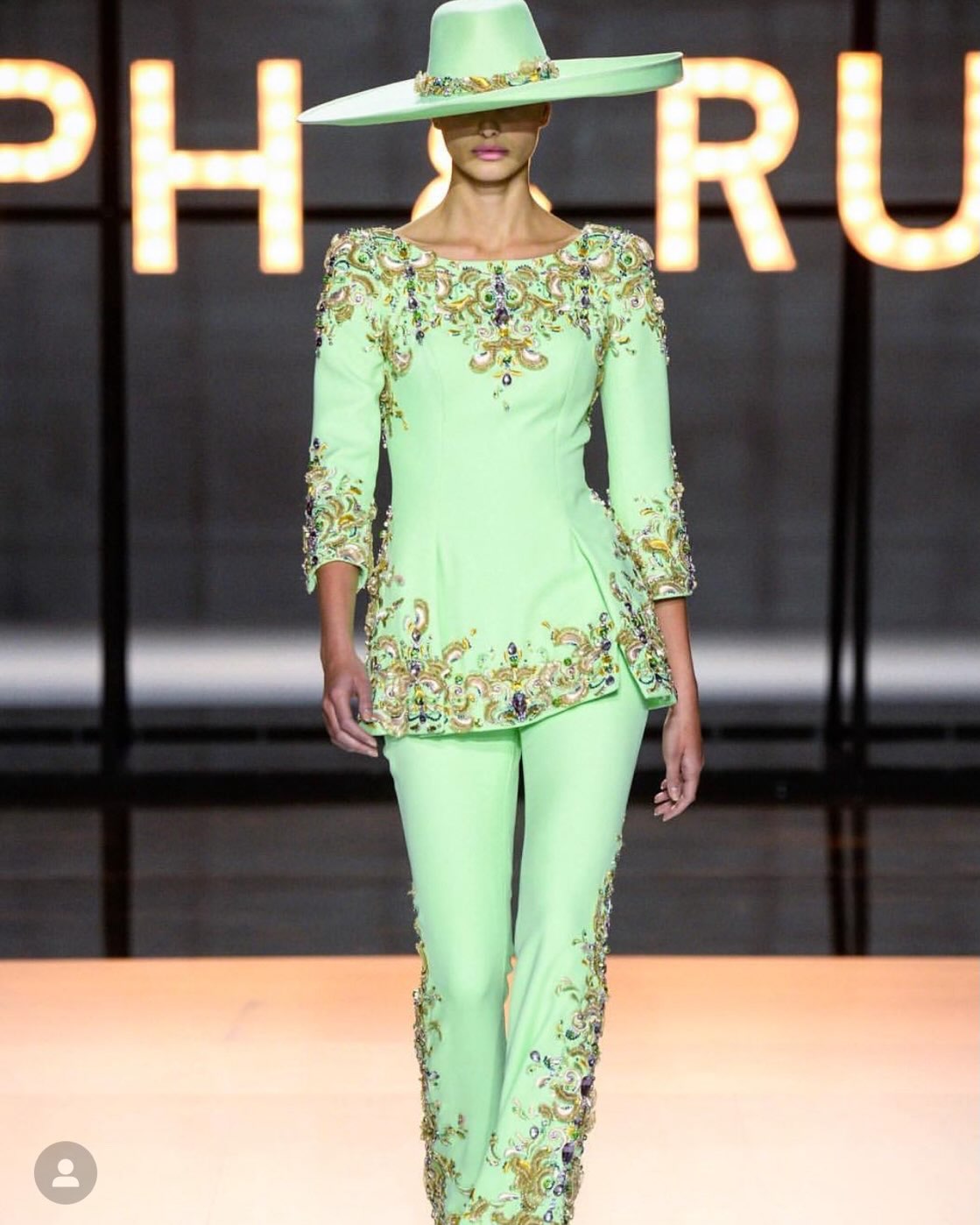 Mint green embellished suit and wide-brimmed hat, Ralph & Russo S/S 2019